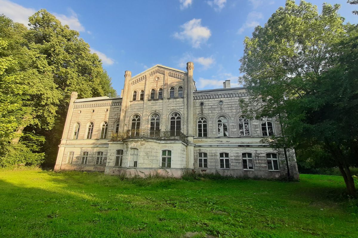 Pałac w Rodelach, 2023